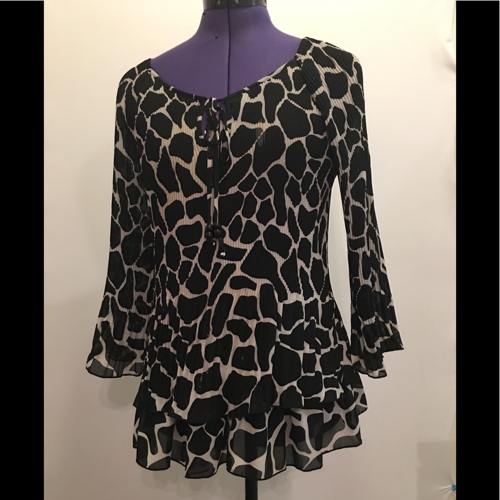 Signature by Larry Levine, Black & White Top